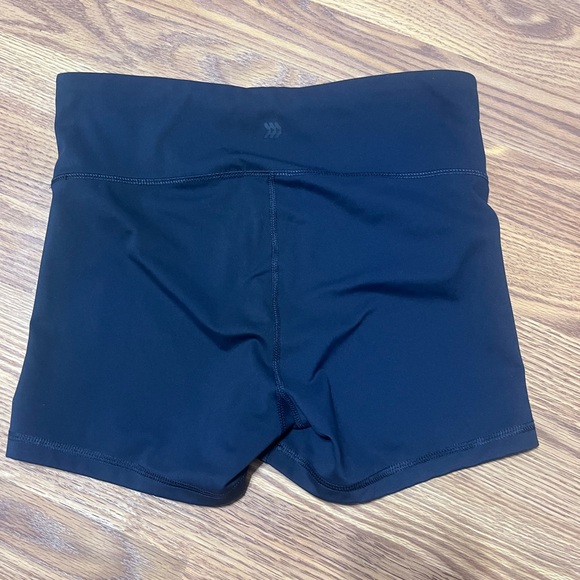 Women’s M Black High Rise Athletic Shorts All in Motion Fitness - Picture 3 of 3